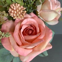 LO-1617 Vente en gros Nouveau design Bouquet de roses artificielles à 9 têtes en soie, fausse composition florale pour mariage et événements