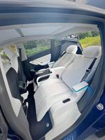Siège de divertissement Siège de fourgonnette de luxe Siège SUV de luxe en cuir VIP réglable avec écran tactile de l'accoudoir de la console pour Tesla Model Y