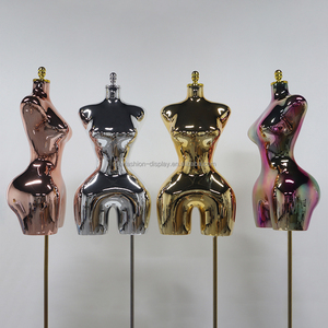 Maniquí Femenino Brasileño de Medio Cuerpo con Curvas, Tallas Grandes, Busto Grande, Caderas Anchas, en Colores Dorado, Plateado, Oro Rosa y Arcoíris - Product Image 1