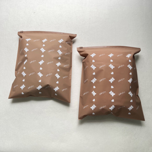 Custom Brown & Coffee Zipper Bags with Cute Bear & Heart Print - Packaging Pouches for Clothing & Retail - Product Image 6