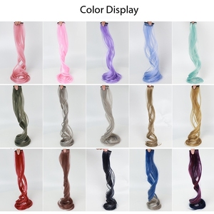 Perruques synthétiques ondulées rouges naturelles de 22 pouces avec frange, style Noël, pour femmes, pour usage quotidien, fête ou cosplay - Product Image 4