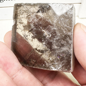 Cuarzo Ahumado al por Mayor en Rodajas [Estilo Boho] Rayado Pulido Irregular Cristalino para Atraer la Abundancia Piedra Decorativa Tallada en Lascas Mineral - Product Image 4