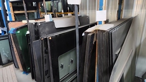 Vitres de pare-brise et de fenêtres latérales personnalisées <span class=keywords><strong>pour</strong></span> bus, verres automobiles de remplacement <span class=keywords><strong>pour</strong></span> véhicules utilitaires - Product Image 3