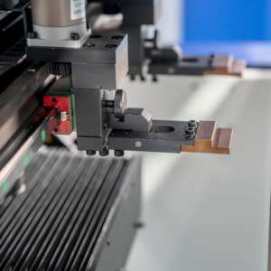 <span class=keywords><strong>Cintreuse</strong></span> électrique de précision intelligente Longbo <span class=keywords><strong>12T</strong></span> 600 mm - Contrôle efficace de l'angle, formage de métaux CNC - Product Image 6