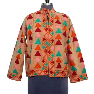 Chaqueta Acolchada de Algodón 100% Bordada para Mujer, Venta al Por Mayor, Ecológica, Transpirable, de Secado Rápido, Estilo Retro para Otoño e Invierno - Product Image 1