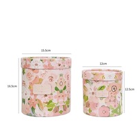 Boîte Cadeau Florale Rigide en Carton Blanc Stratifié, Réutilisable, Écologique et Recyclable, pour Arrangements Floraux – Modèle « Sweetheart Hug »