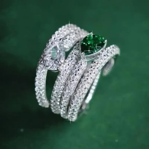 Anello Vintage Ispirato al Stile Corte a Goccia per Donne, Elegante Gioiello Scintillante da Dito - Product Image 3