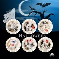 Halloween Nail Art Accessoires 30 Styles 8pcs/pot Alliage Crâne Araignée Citrouille Croix Fantôme Festival Décorations Ongles Strass