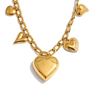 Collar JINYOU 3211 con Dijes de Corazón Grueso de Acero Inoxidable Impermeable de Alta Calidad con Encanto Dorado - Product Image 1