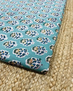 Tela de Algodón Estampada a Mano India, Tela Artesanal Ligera de 110 GSM para Ropa de Mujer a Excelente Precio - Product Image 2