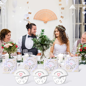 Roue de coupe-<span class=keywords><strong>pizza</strong></span> en acier inoxydable avec amour pour les cadeaux de fête de mariage dans une boîte - Product Image 5