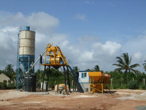 Usine chinoise de fabrication de machines à béton HSZ75m3/h Centrale à béton prêt à l'emploi avec trémie Skip - Product Image 4