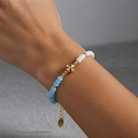 Bracelet empilable en perles d'eau douce et perles de verre mélangées, avec perle focale sculptée en or (étoile, croix, fleur), multicolore, pour femmes