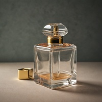 Nouveau carré 30ml 50ml 100ml pour décanteur de parfum en verre à bouchon à bille avec bouteille de forme plate de pulvérisateur à pompe pour les ventes en magasin