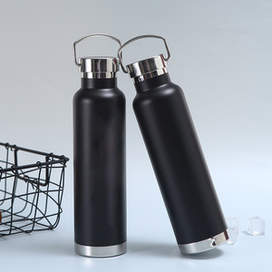 Bouteille d'eau en acier inoxydable noire 500 ml, tasse de voyage isotherme portable avec poignée, design minimaliste - Product Image 5