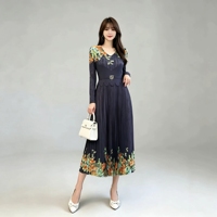 Robe plissée à imprimé floral, col en V, taille festonnée, élégante, grande taille, longue, style Miyake, collection automne, vente en gros
