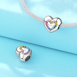 Bracelet original en perles de cuivre blanc - pendentif en perles en forme de cœur arc-en-ciel, un accessoire personnalisé adapté aux hommes et aux femmes - Product Image 5