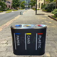 Poubelle en acier inoxydable de 32 gallons avec un ouverture circulaire colorée sur le couvercle