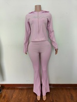 Setelan Olahraga Wanita Grosir Dua Potong dengan Logo Custom, Jaket Hoodie Pendek Ritsleting Kontras, Celana Flare Lipat di Pinggang