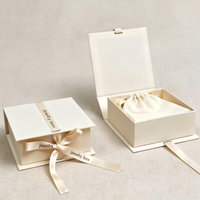 Boîte en papier de luxe personnalisée avec ruban pour cadeaux de mariage, cadeaux d'anniversaire et solutions d'emballage de cadeaux haut de gamme