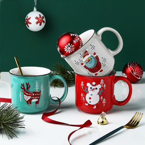 Taza de Café de Cerámica con Diseño de Muñeco de Nieve Navideño y Logotipo Personalizado, 15 oz, Esmaltada en Rojo, para Regalo Navideño - Product Image 3