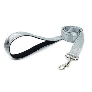 Corde <span class=keywords><strong>plate</strong></span> en nylon poignée de plongée télescopique <span class=keywords><strong>pour</strong></span> la marche du <span class=keywords><strong>chien</strong></span> <span class=keywords><strong>pour</strong></span> les petits et moyens animaux de compagnie lanière promotionnelle universelle <span class=keywords><strong>pour</strong></span> les animaux de compagnie - Product Image 4