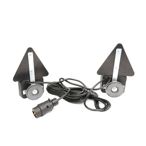 12V combinaison <span class=keywords><strong>feu</strong></span> arrière indicateur <span class=keywords><strong>de</strong></span> queue <span class=keywords><strong>feu</strong></span> <span class=keywords><strong>de</strong></span> <span class=keywords><strong>recul</strong></span> avec réflecteur Triangle fort magnétique <span class=keywords><strong>7</strong></span> <span class=keywords><strong>broches</strong></span> prise <span class=keywords><strong>remorque</strong></span> lumière - Product Image 2