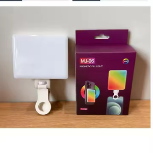 Nouvel Arrivage Proins : Mini Lumière d'Appoint Magnétique RGB Portable pour Enregistrement, Photographie et Selfies (Vente en Gros) - Product Image 4