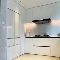Meubles de cuisine contemporains blancs pour conception modulaire, armoires de cuisine laquées sans poignées personnalisées avec rangement en MDF