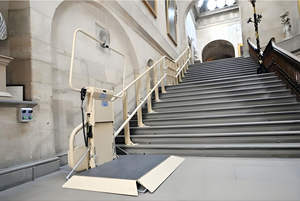 Plataforma Elevadora Inclinada Discreta con Función Plegable y Rendimiento Confiable para el Hogar y Hoteles - Product Image 2