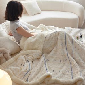 Manta de patrón floral grueso de primera calidad para una comodidad acogedora, nuevo viaje en casa, técnicas de punto teñidas lechosas cálidas para el invierno - Product Image 4