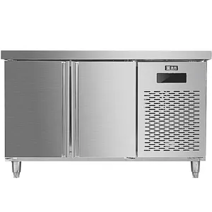 부엌 장비 작업대 냉장고 바 선반 냉장고의 밑에 1.5m 반대 냉장고