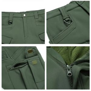 TKAN171D กางเกงวอร์มผู้ชายกันน้ำเอวกลางหลายกระเป๋าผ้าฟลีซยืดหยุ่นลำลองอบอุ่น - Product Image 3