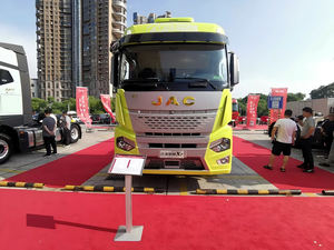 Rimorchi Semirimorchio JAC 490 per <span class=keywords><strong>Trasporto</strong></span> <span class=keywords><strong>Cavalli</strong></span> <span class=keywords><strong>Usati</strong></span> in Buone Condizioni, <span class=keywords><strong>Camion</strong></span> Trattore 6x4 - Product Image 3