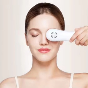 Masseur oculaire vibrant chaud et froid rechargeable, appareil portable pour soulager la fatigue oculaire, réduire les cernes et revitaliser la peau - Product Image 6