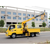 Camion grue léger Foton Ollin à double cabine à faible consommation de carburant, grue télescopique hydraulique Changxing 4T montée sur camion