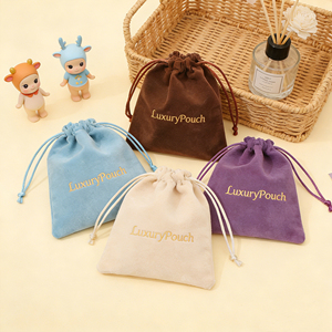 Sac à poussière en velours personnalisé avec logo imprimé, sac en velours naturel pour bijoux, pour le rangement de parfums et de cadeaux - Product Image 1