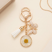 Nouveau Porte-clés Créatif en Résine avec Fleurs Séchées Papillon et Marguerite, Accessoire de Sac pour Femme, Vente en Gros