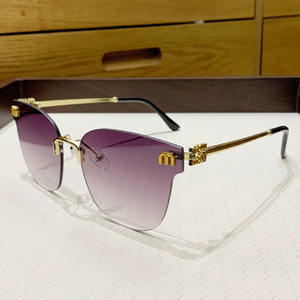 แว่นกันแดด Duchi 2025 รุ่นผู้หญิง กรอบใส ไล่เฉดสี โพลาไรซ์ ป้องกันรังสียูวี 400 สีทอง ป้องกันแสงยูวี สำหรับฤดูร้อน สไตล์ Y2K ป้องกันแสงแดด ทันสมัย แฟชั่น โมเดิร์น แบรนด์เนม - Product Image 4