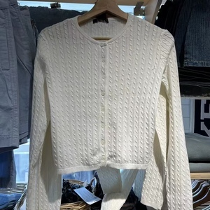 Cardigan de mode quotidien pour femmes en gros Offre Spéciale coupe ajustée à manches longues couleur unie jolie broderie pull en cachemire chaud - Product Image 4