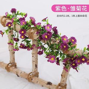 Tuberías <span class=keywords><strong>de</strong></span> aire acondicionado envueltas en paneles decorativos para pared interior, que cubren las guirnaldas y las guirnaldas <span class=keywords><strong>de</strong></span> girasoles artificiales. - Product Image 3