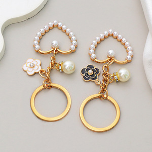 Pendentif porte-clés camélia en alliage perlé style parfumé, accessoires de sac à main pour fille, décoration de sac à main, cadeau pour petite amie - Product Image 5