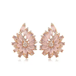 S00139483 Xuping Jewelry Elegant Delicate Flower Shape Pink Crystal 18K Gold Ladies Attend Event Jewelry Earrings