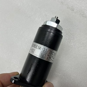 Vanne solénoïde de pompe hydraulique YN35V00041F1 pour engins de construction SK200-6E - Product Image 5