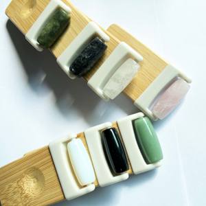 Rodillo de madera Rodillo de jade Xiuyan Masajeador de jade Venta al por mayor Rodillo facial para el cuidado de la piel - Product Image 2