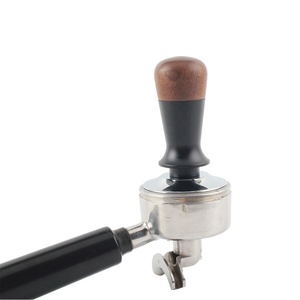 Tasseur à expresso en acier inoxydable à base ondulée pour porte-filtre de 58 mm, tasseur auto-nivelant à triple ressort - Product Image 6