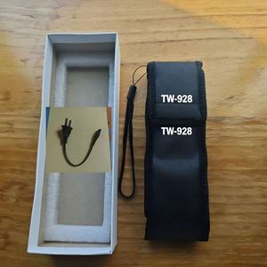 Lampe torche tactique noire portable pour extérieur avec porte-clés, éclairage rapide et sûr, 928, logo OEM, expédition rapide, chargeur UE et US, Magiusa - Product Image 1