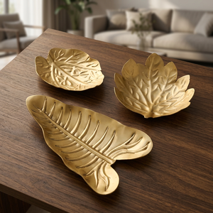 Assiettes décoratives en forme de feuille dorée, faites à la main, motif végétal en métal, design moderne - Product Image 4