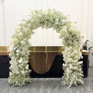 Arreglo de arco de flores de seda rosa, arco en forma de U con flores artificiales 5D para decoración de bodas y eventos. - Product Image 5