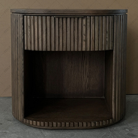 Lit King Size FERLY en Chêne Massif de Luxe, Fabriqué à la Main, Mobilier de Chambre Moderne, Couleur Personnalisée, pour Maison, Hôtel, Villa, Resort